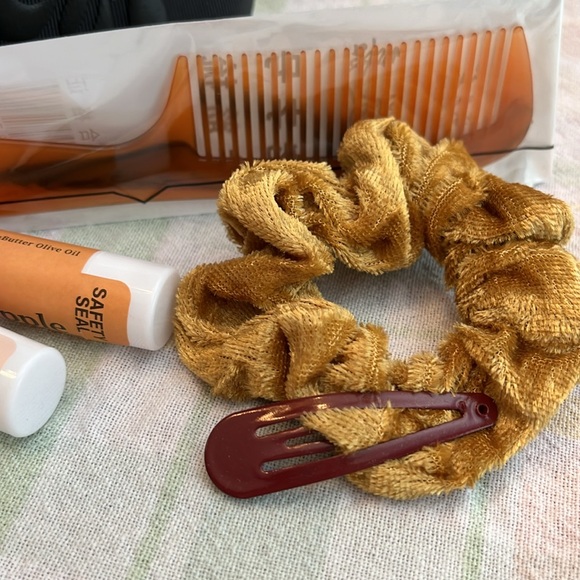 Beauty Bundle - Picture 2 of 10